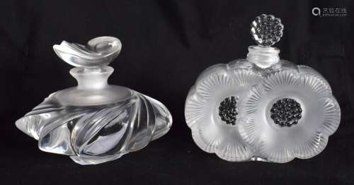 TWO FRENCH LALIQUE GLASS SCENT BOTTLES. 9 cm x 9 cm. (2)