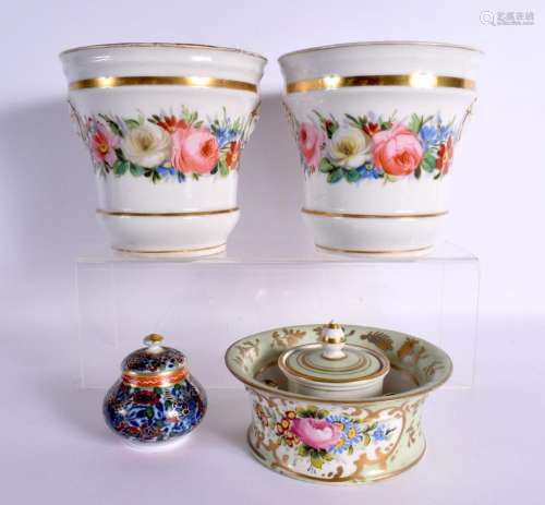 19th century pair of Paris porcelain flowers pot with Chines...