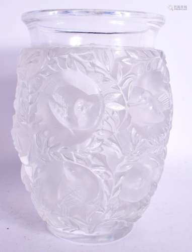 A FRENCH LALIQUE GLASS BIRD VASE. 17 cm x 10 cm.