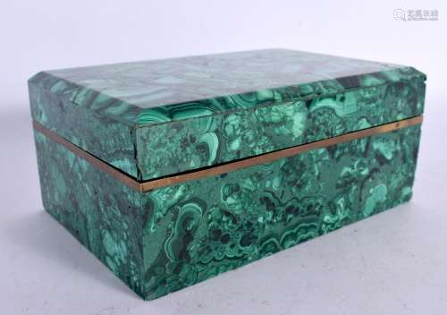 A FINE EARLY 20TH CENTURY RUSSIAN MALACHITE BOX AND COVER of...