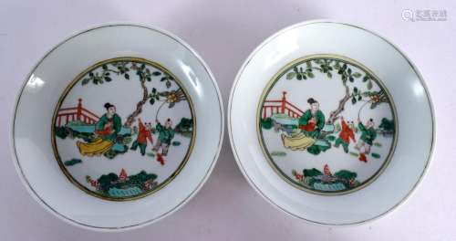 A PAIR OF CHINESE FAMILLE VERTE PORCELAIN DISHES 20th centur...