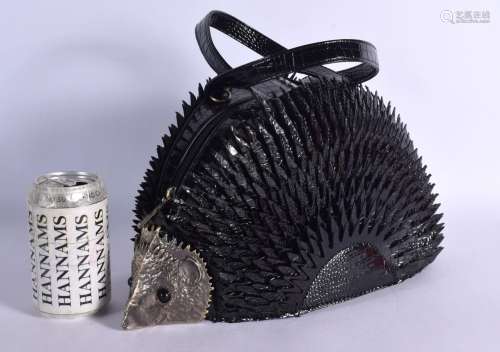 A CHARMING LEATHER AND SILVER PLATED HEDGEHOG HANDBAG. 34 cm...