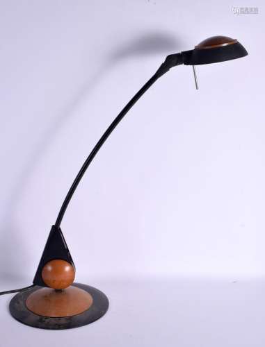 A STYLISH 1960S STUDENT STYLE TABLE LAMP. 47 cm high.