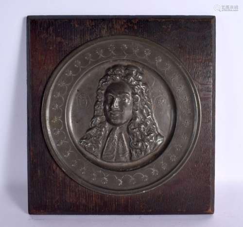 A 19TH CENTURY PEWTER PANEL OF AN ENGLISH MONARCH decorated ...