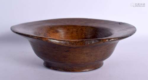 A RARE 18TH/19TH CENTURY CARVED TREEN WOOD BARBERS BOWL. 17 ...