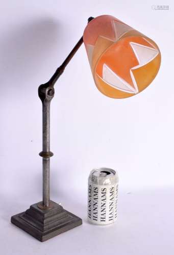 AN EARLY 20TH CENTURY INDUSTRIAL MACHINISTS LAMP with art de...