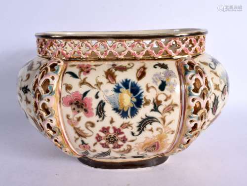 A HUNGARIAN ZSOLNAY PECS RETICULATED PORCELAIN BOWL. 22 cm x...