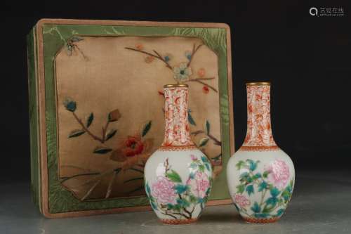Qianlong Period of Chinese Qing Dynasty  Red Flowers Twinkle...