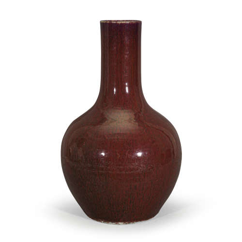 清中期 红釉天球瓶
