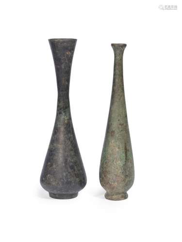 十二/十三世紀 東南亞 青銅竹葉型淨瓶 一組兩件