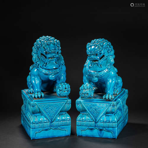 A PAIR OF CHINESE BLUE