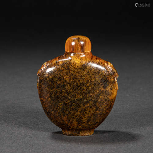 CHINESE HORN SNUFF BOTTLE, QING DYNASTY