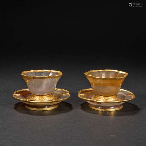 A PAIR OF CHINESE AGATE CUPS, LIAO DYNASTY