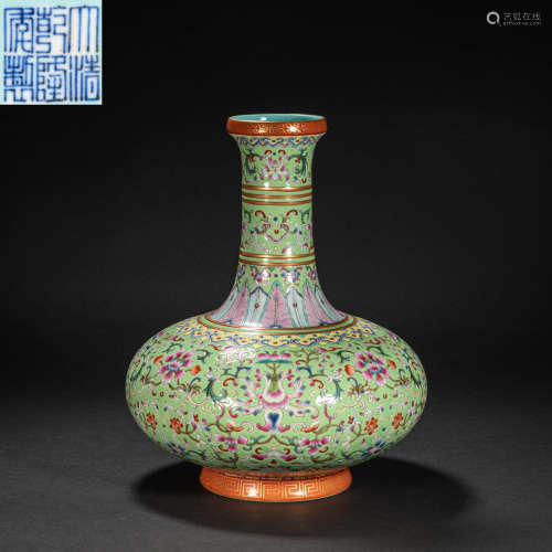 CHINESE FAMILLE ROSE VASE, QING DYNASTY