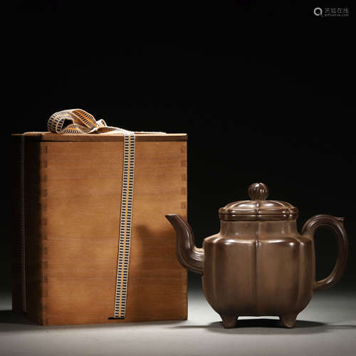 A Chinese Yixing Glaze Teapot