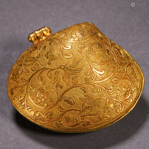 A Chinese Pure Gold Shell Shaped Pomander Box