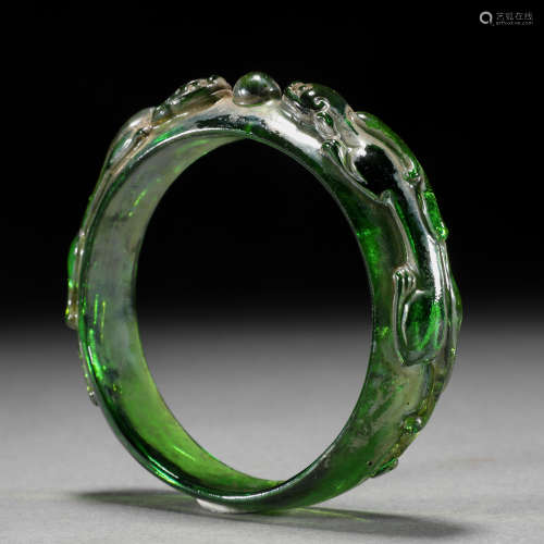 A Chinese Peking Glass Ring