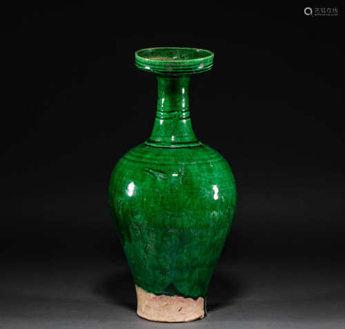 Chinese green glaze bottle