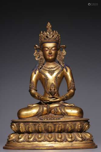 Bronze gilt Buddha of infinite longevity in Qing Dynasty