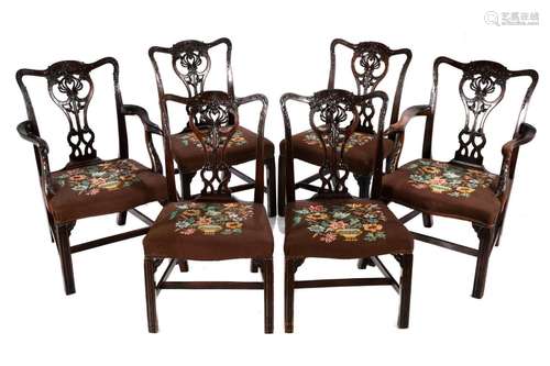 EIGHT GEORGIAN-STYLE DINING CHAIRS