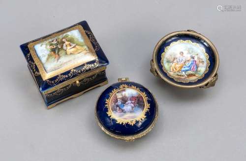 Two lidded boxes and 1 bowl, w. Thu