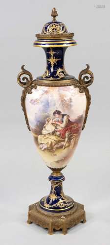 A magnificent vase, Sevres, palace