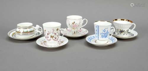 Set of 5 coffee cups and saucers, L