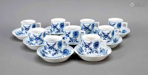 Twelve coffee mugs with saucers, Me