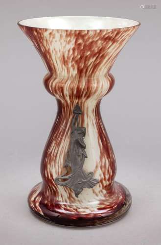 Vase, early 20th century, round sta