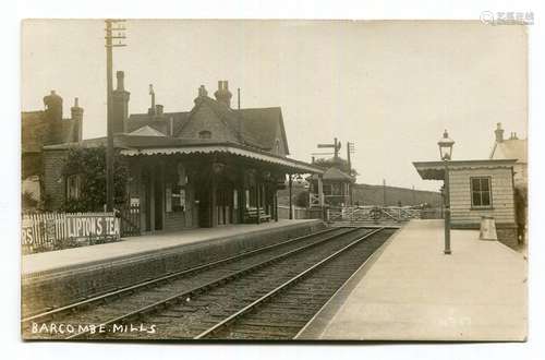 BARCOMBE. A collection of approximately 80 postcards of Barc...