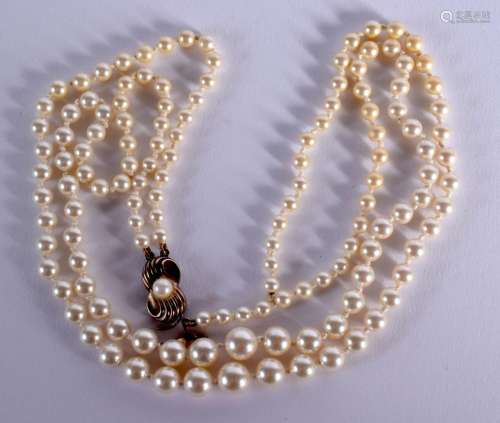 A GRADUATED PEARL NECKLACE, Length 46cm, weight 29g, clasp m...