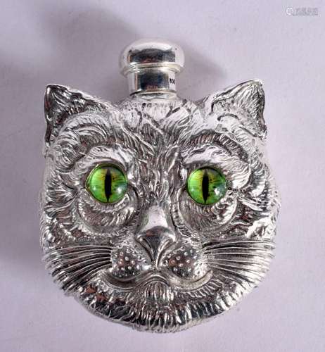 A SILVER AND ENAMEL CAT SCENT BOTTLE. 80 grams. 6.5 cm x 5.5...