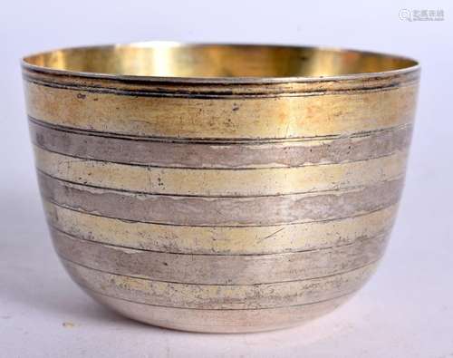 AN 18TH CENTURY CONTINENTAL SILVER TUMBLER. 50 grams. 6.75 c...