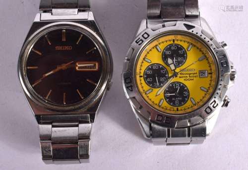 A SEIKO AUTOMATIC TOGETHER WITH A SEIKO CHRONOGRAPH. Largest...