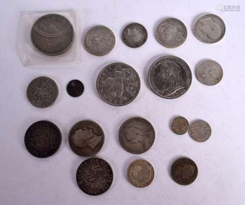 A COLLECTION OF PRE 1947 COINS. Weight 213g (18)