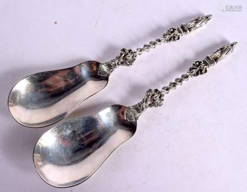 A PAIR OF EARLY 20TH CENTURY ICE CREAM SPOONS WITH APOSTLE F...