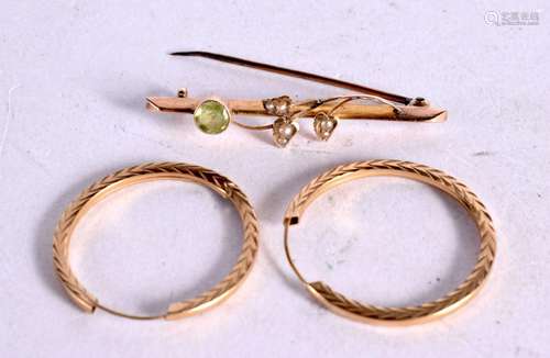 A 9CT GOLD BAR BROOCH SET WITH A PERIDOT AND PEARLS TOGETHER...