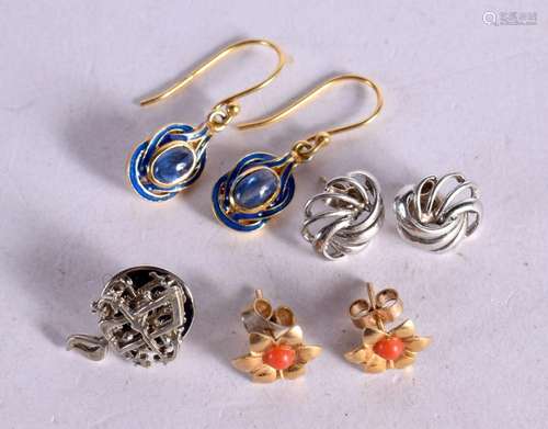 THREE PAIRS OF EARRINGS TOGETHER WITH A TIE PIN. (7)