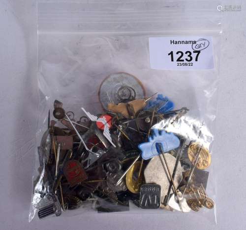 A QUANTITY OF PINS AND BADGES (qty)