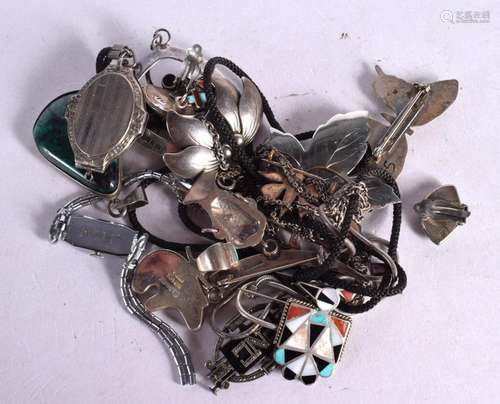 ASSORTED SILVER JEWELLERY. Total weight 130g (qty)