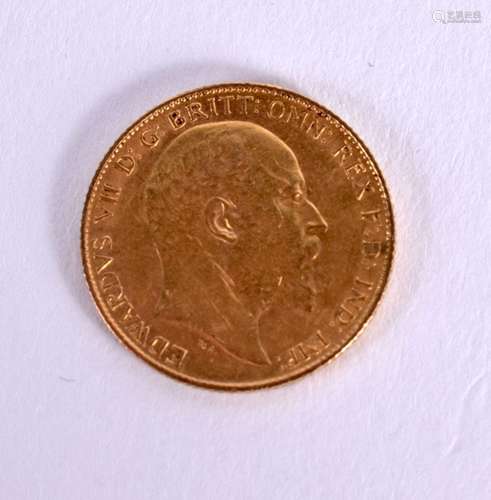 A 1908 GOLD HALF SOVEREIGN. Weight 4g