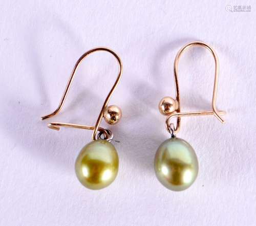 A PAIR OF PEARL EARRINGS. Pearl size 6mm, weight 1.5g