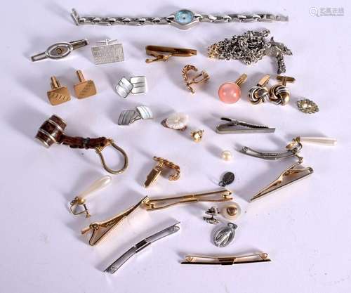 A COLLECTION OF JEWELLERY. 192g total (qty)