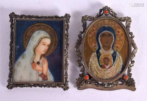 TWO CONTINENTAL SILVER ICONS. Stamped 800, Largest 6.3cm x 4...