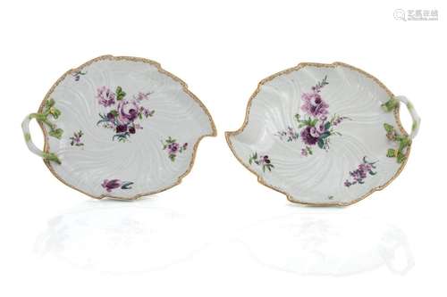 PAIR OF MEISSEN PORCELAIN DISHES