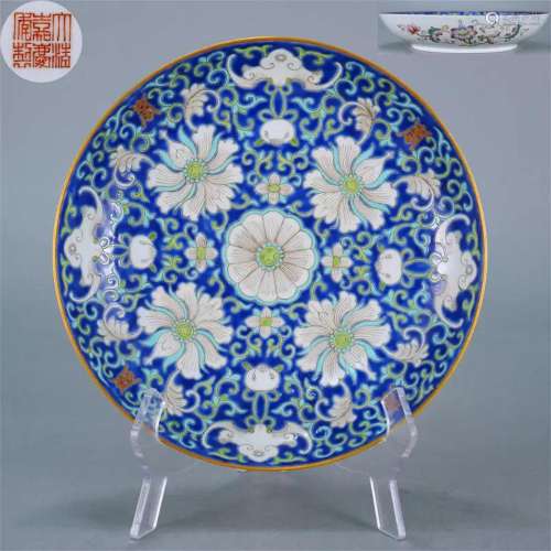 A Chinese Blue and White Floral Plate