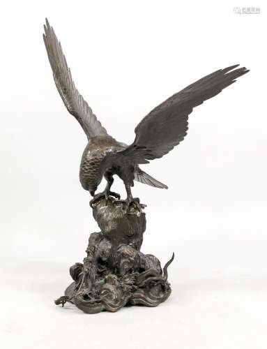 Large Chinese sculpture of an eagle