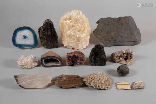 Gesteins- und Mineraliensammlung