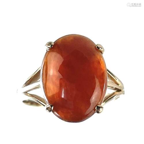 A 14ct gold carnelian set ring.