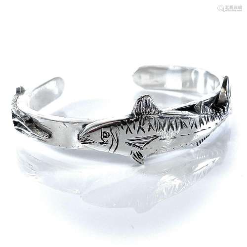 A 999 fine silver Newlyn Trio bangle by James Suddaby.